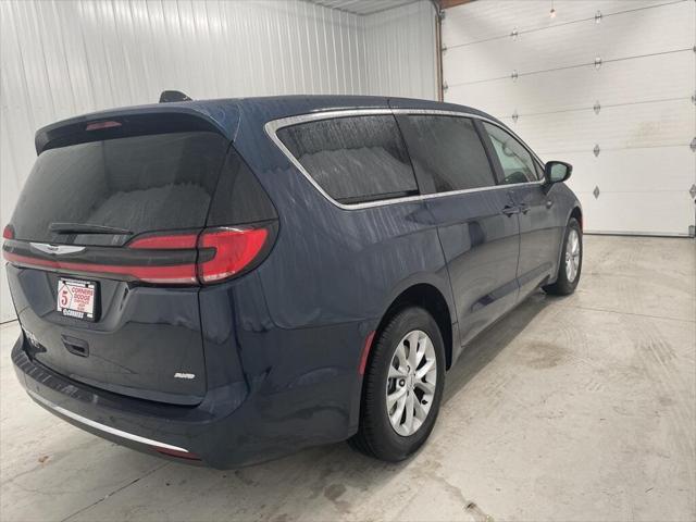 new 2025 Chrysler Pacifica car, priced at $44,445