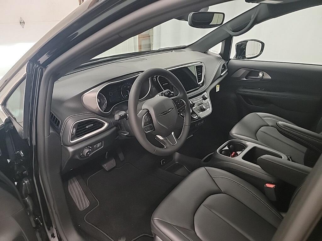 new 2025 Chrysler Pacifica car, priced at $38,800