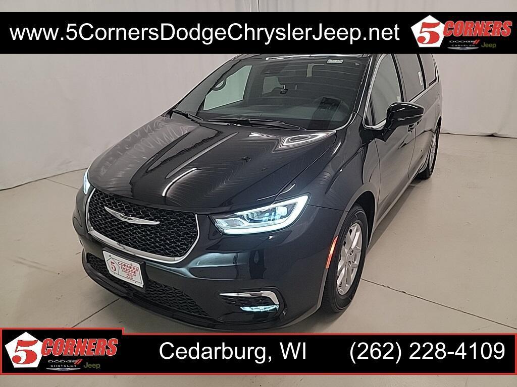 new 2025 Chrysler Pacifica car, priced at $40,050