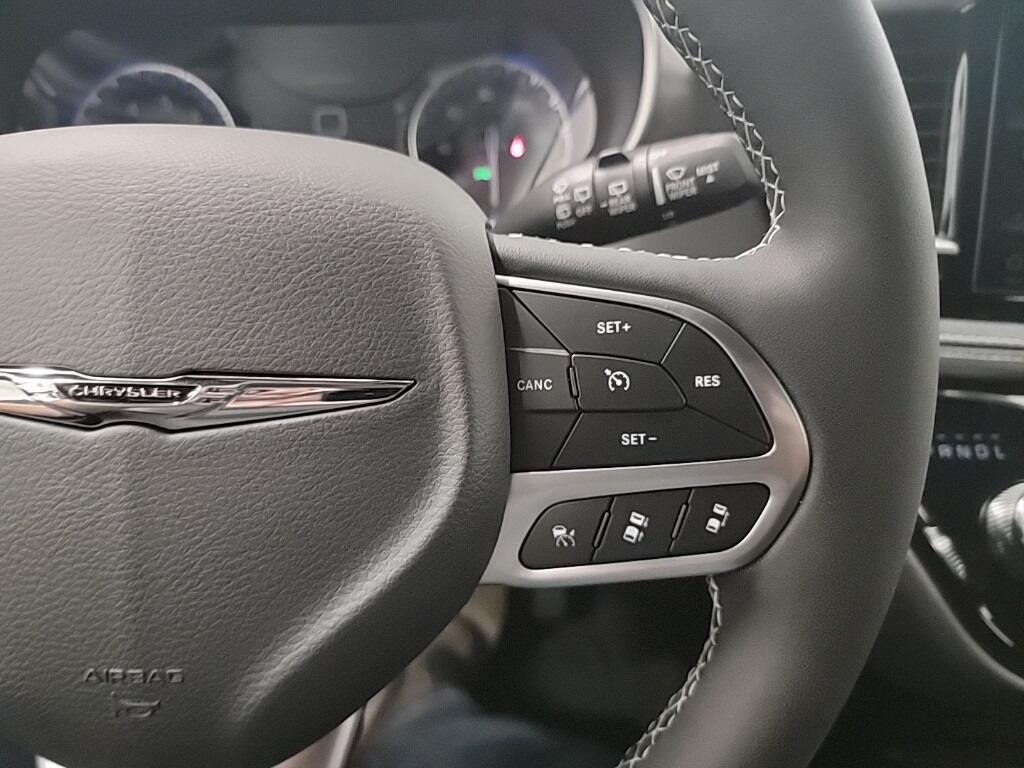new 2025 Chrysler Pacifica car, priced at $38,800