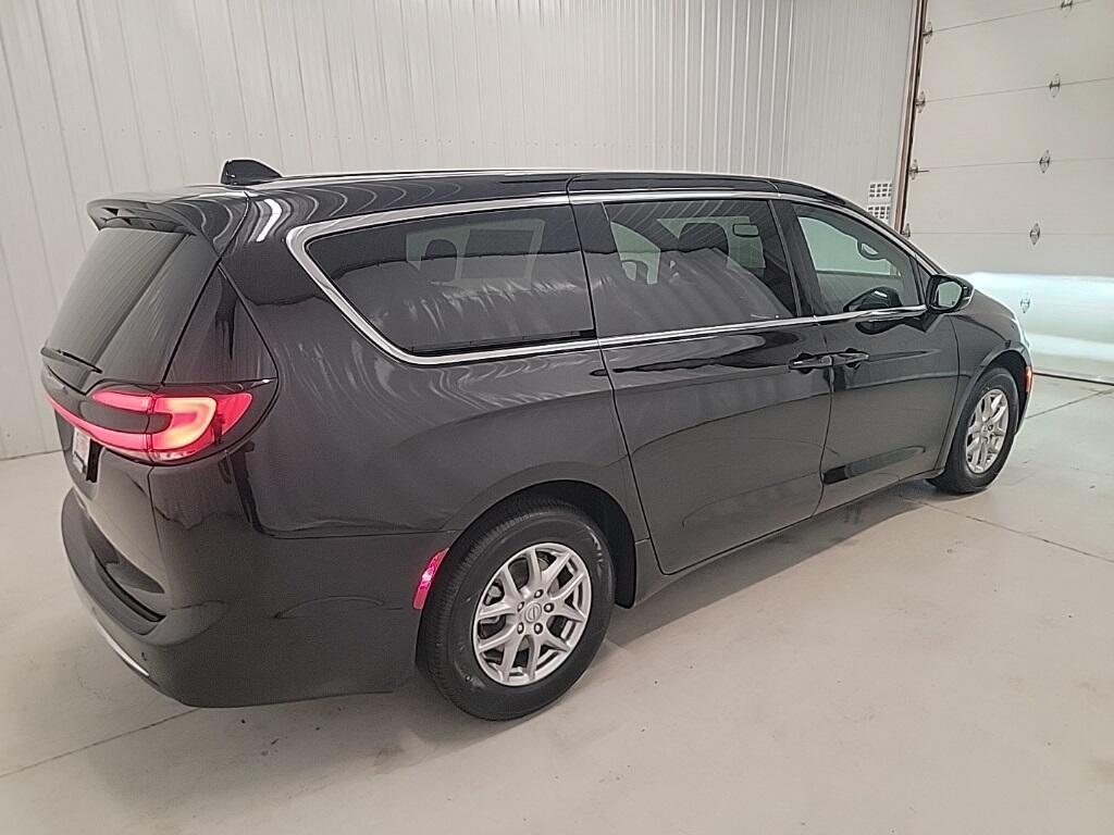 new 2025 Chrysler Pacifica car, priced at $38,800