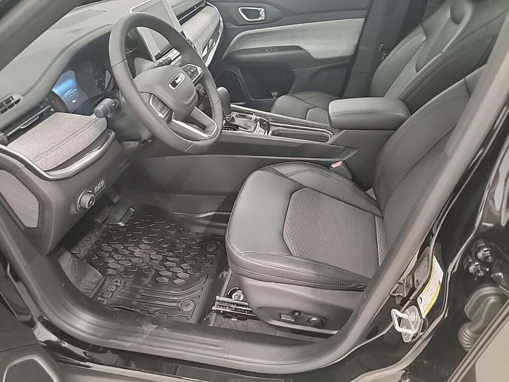 new 2025 Jeep Compass car, priced at $32,588