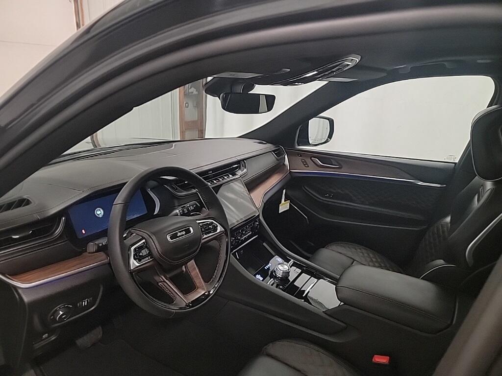new 2025 Jeep Grand Cherokee car, priced at $57,186