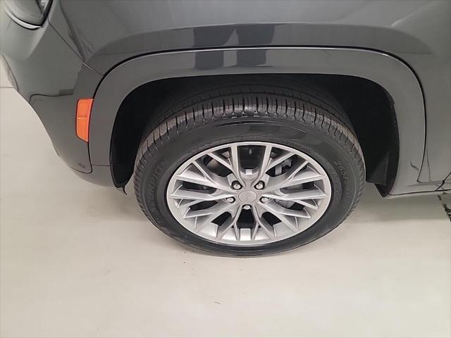 new 2025 Jeep Grand Cherokee car, priced at $57,901