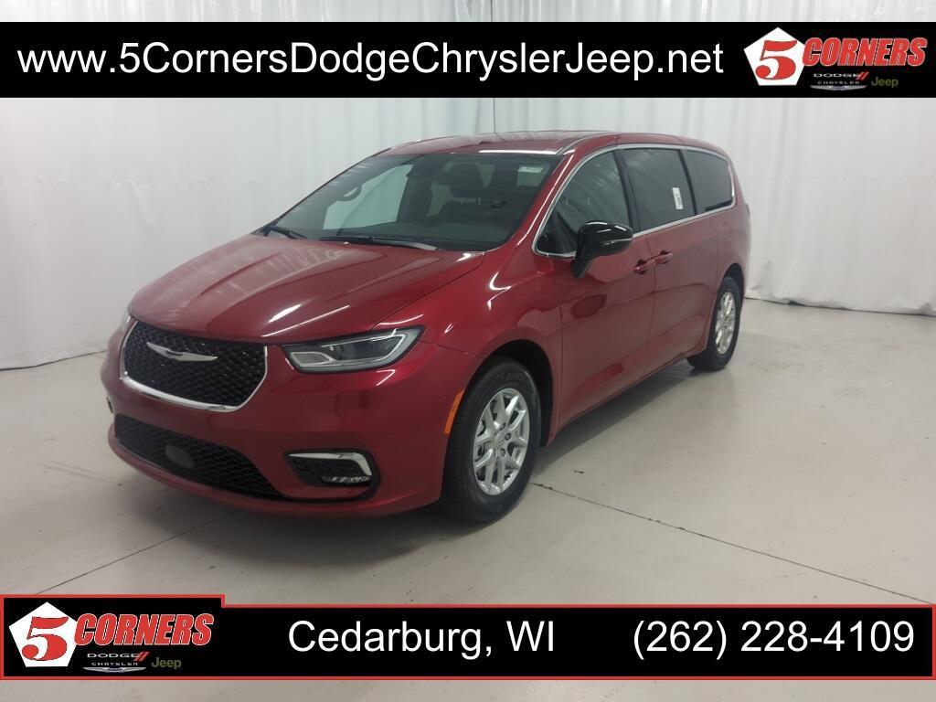 new 2025 Chrysler Pacifica car, priced at $40,481