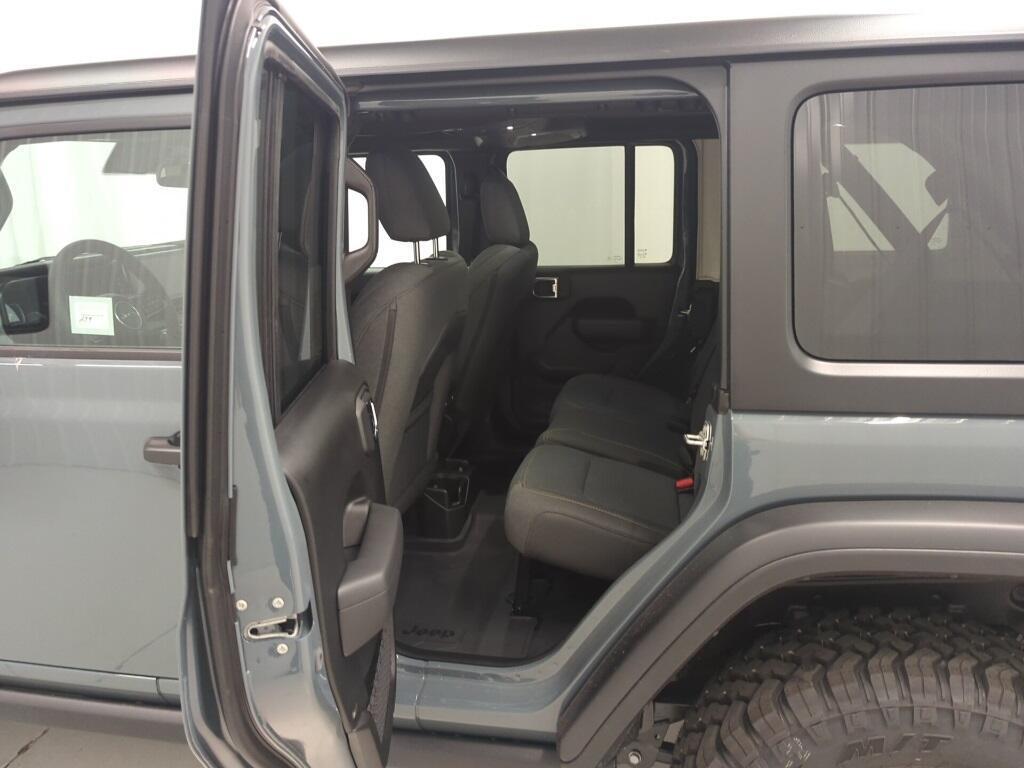 new 2025 Jeep Wrangler car, priced at $48,773