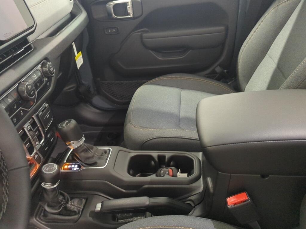 new 2025 Jeep Wrangler car, priced at $48,773