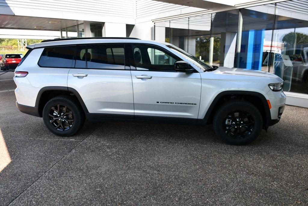 used 2024 Jeep Grand Cherokee L car, priced at $29,799