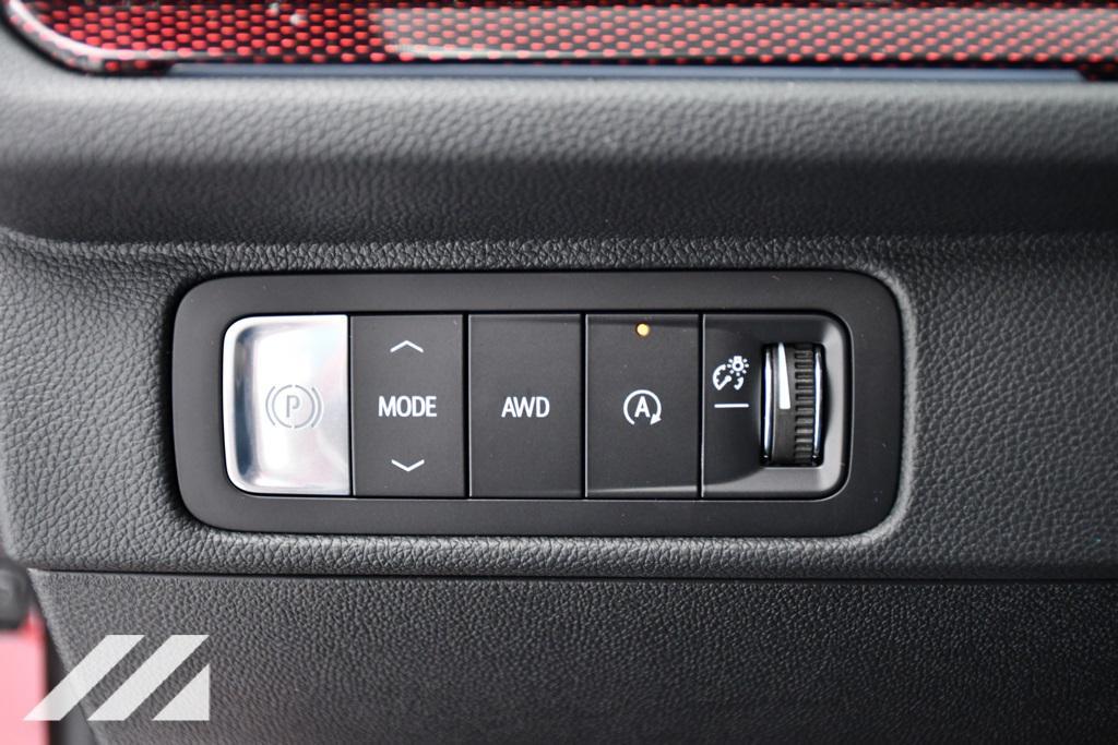 new 2026 Chevrolet Traverse car, priced at $52,019