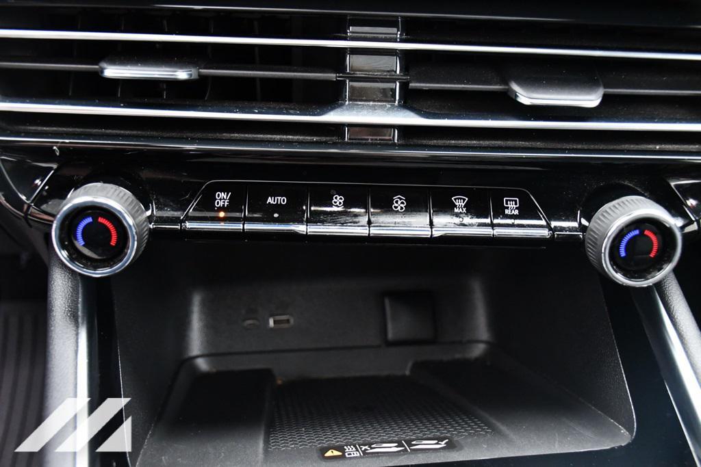 used 2025 Chevrolet Traverse car, priced at $52,999