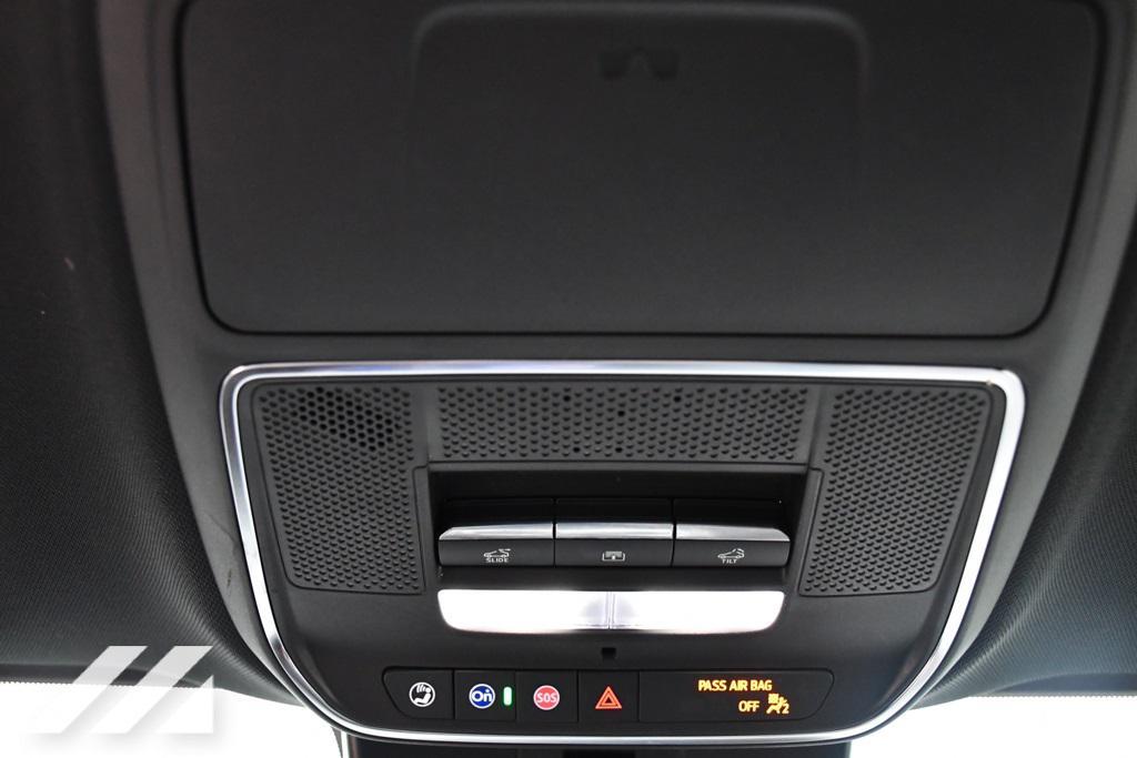 used 2025 Chevrolet Traverse car, priced at $52,999