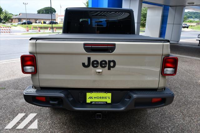 used 2022 Jeep Gladiator car, priced at $27,999