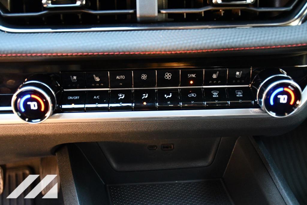 new 2026 Chevrolet Equinox car, priced at $37,250