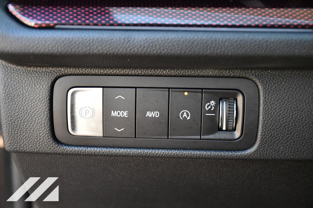 used 2025 Chevrolet Traverse car, priced at $47,211