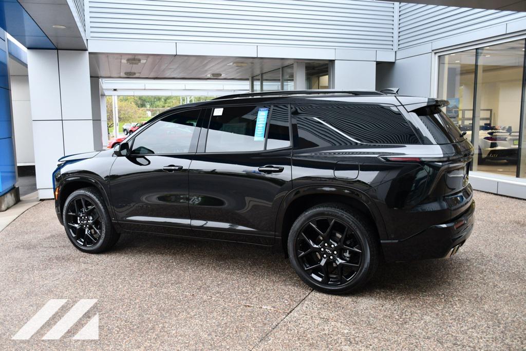 used 2024 Chevrolet Traverse car, priced at $50,416
