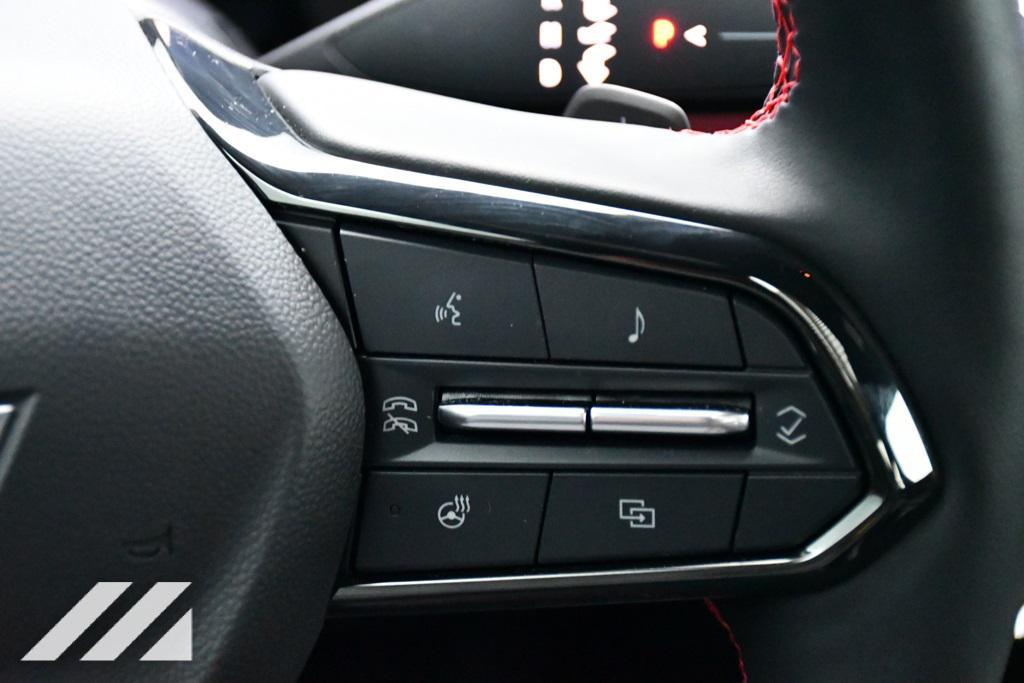 used 2024 Chevrolet Traverse car, priced at $50,416