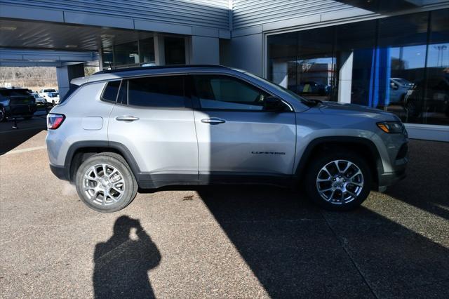 used 2022 Jeep Compass car, priced at $23,399