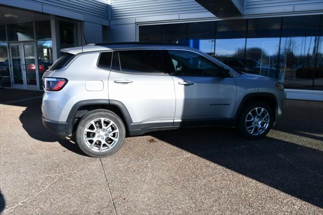 used 2022 Jeep Compass car, priced at $23,399