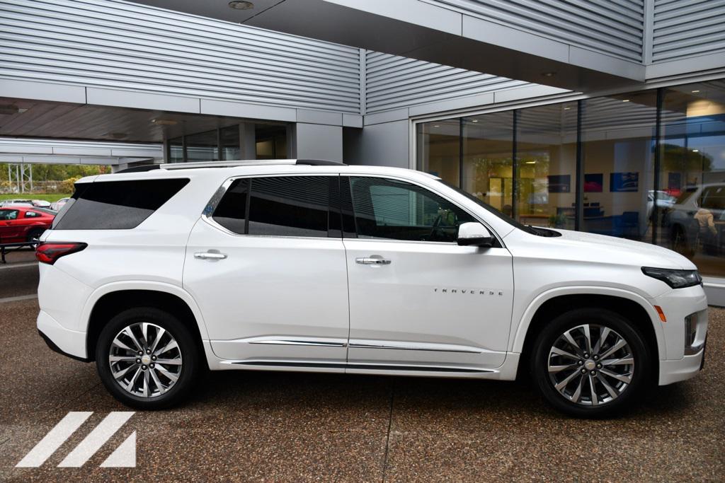 used 2022 Chevrolet Traverse car, priced at $35,999
