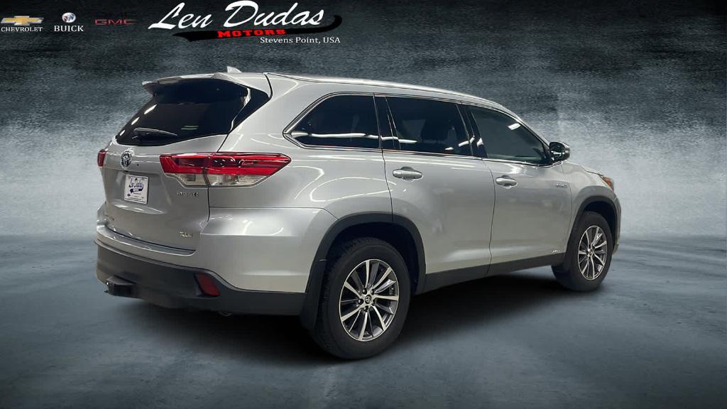 used 2019 Toyota Highlander Hybrid car, priced at $27,995