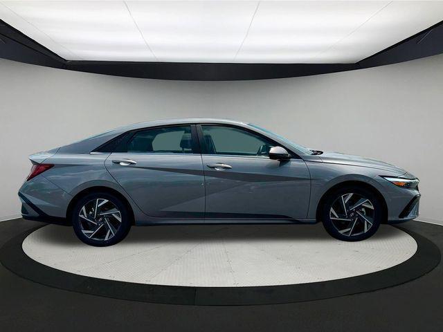 new 2024 Hyundai Elantra car, priced at $28,555