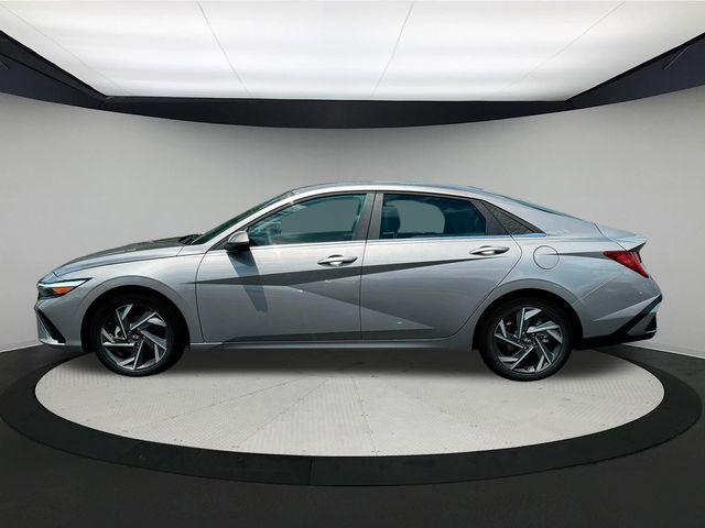 new 2024 Hyundai Elantra car, priced at $28,555