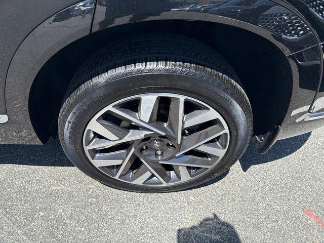 used 2022 Hyundai Santa Fe car, priced at $32,590