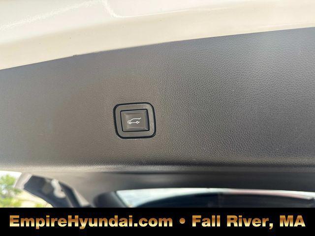 used 2019 Chevrolet Traverse car, priced at $23,590