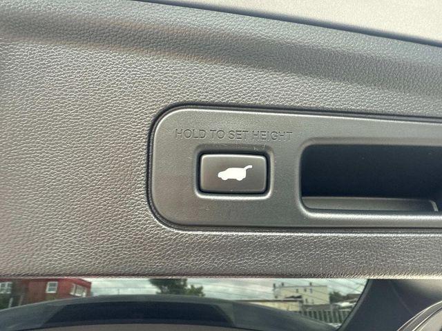 used 2022 Acura MDX car, priced at $41,590