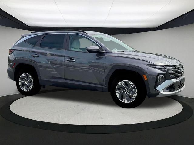 new 2025 Hyundai TUCSON Hybrid car, priced at $31,263