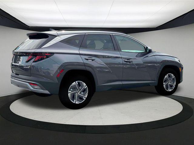 new 2025 Hyundai TUCSON Hybrid car, priced at $31,263