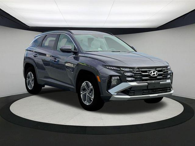 new 2025 Hyundai TUCSON Hybrid car, priced at $31,263