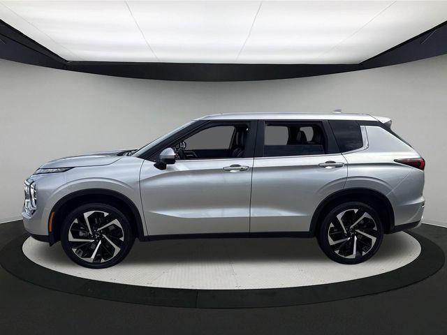 used 2024 Mitsubishi Outlander car, priced at $26,990