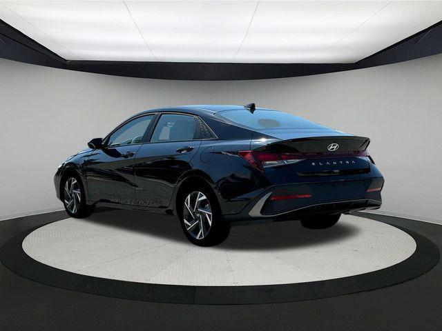 new 2025 Hyundai Elantra car, priced at $25,025