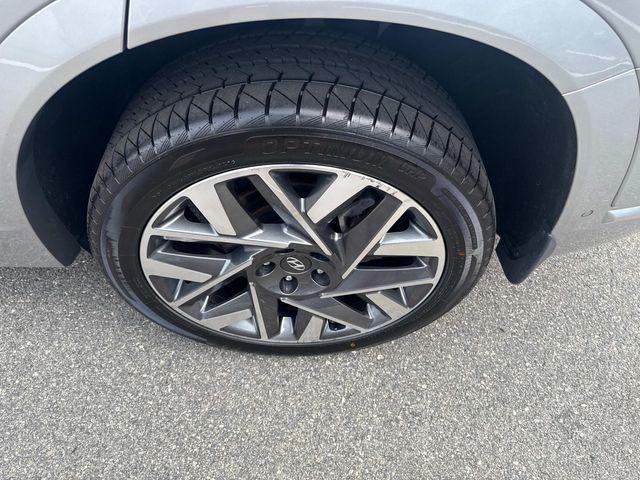 used 2022 Hyundai Santa Fe car, priced at $28,390