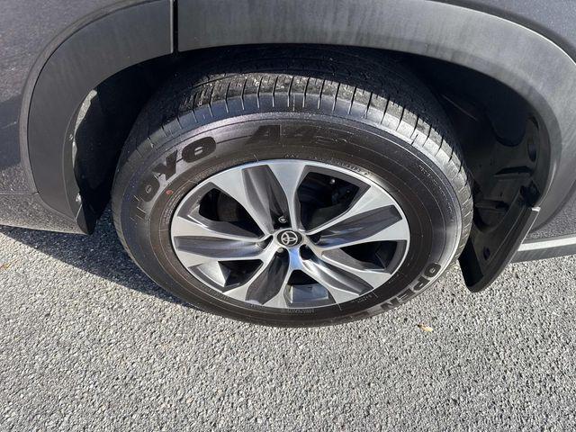 used 2023 Toyota Highlander car, priced at $36,390