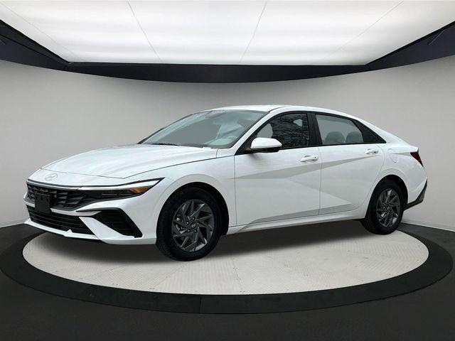 new 2024 Hyundai Elantra car, priced at $22,735