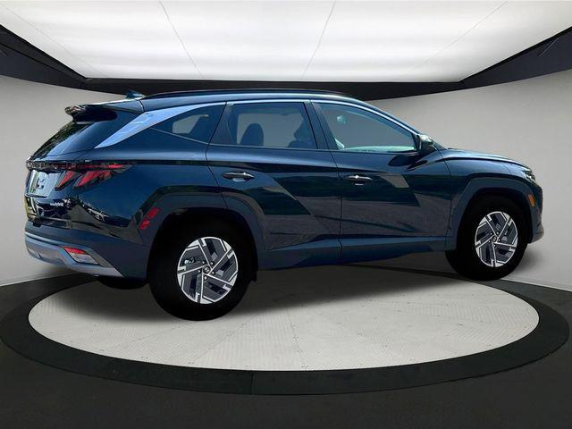 new 2025 Hyundai TUCSON Hybrid car, priced at $31,263