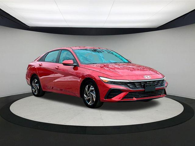 new 2024 Hyundai Elantra car, priced at $27,040