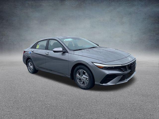 new 2024 Hyundai Elantra car, priced at $23,305