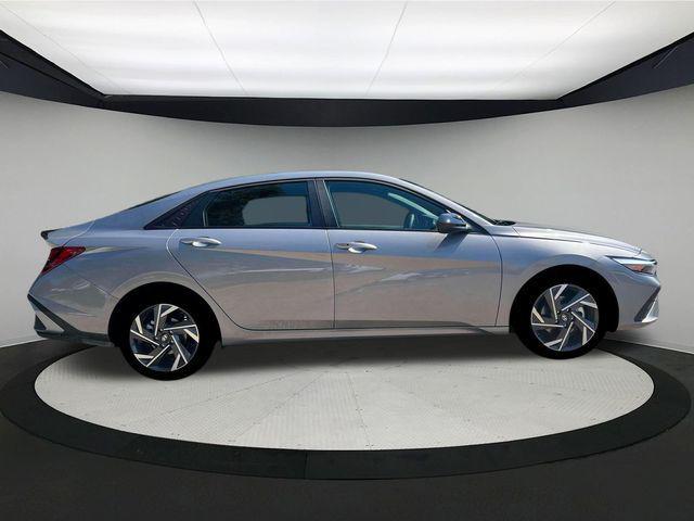 new 2025 Hyundai Elantra car, priced at $25,020