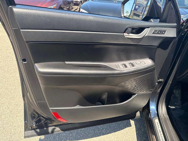 used 2024 Hyundai Palisade car, priced at $40,690
