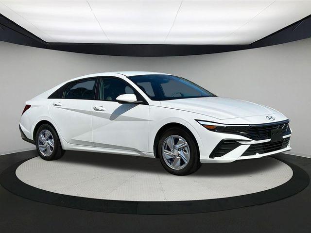 new 2025 Hyundai Elantra car, priced at $21,086
