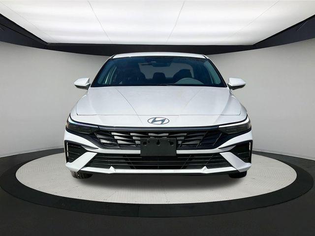 new 2025 Hyundai Elantra car, priced at $21,086