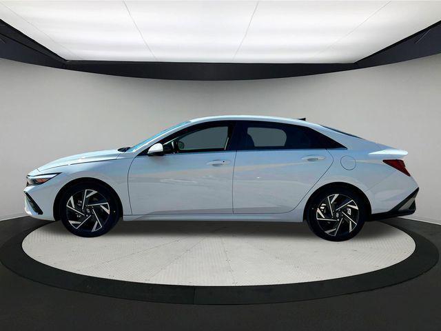 new 2024 Hyundai Elantra car, priced at $27,285