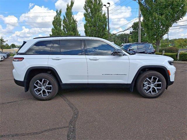 used 2024 Jeep Grand Cherokee car, priced at $35,989
