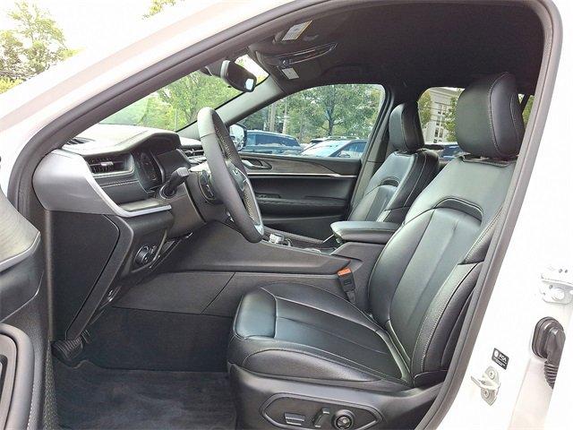 used 2024 Jeep Grand Cherokee car, priced at $35,989