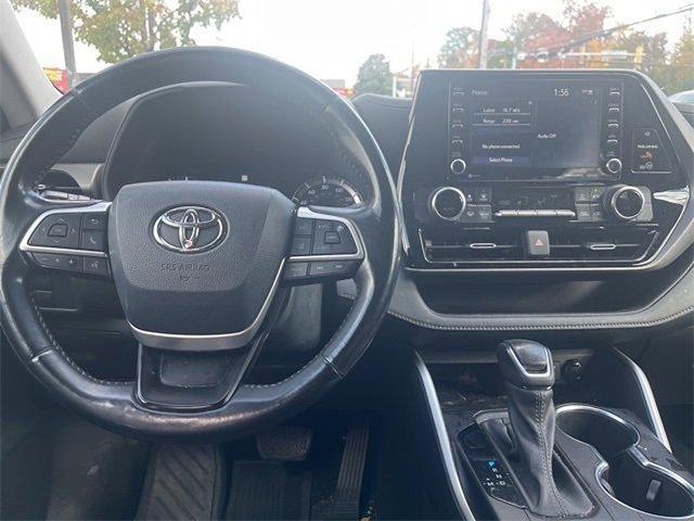 used 2022 Toyota Highlander car, priced at $28,894