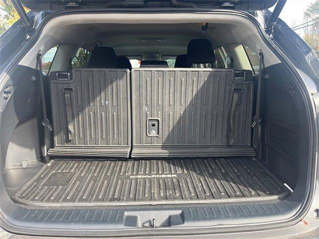 used 2022 Toyota Highlander car, priced at $28,894