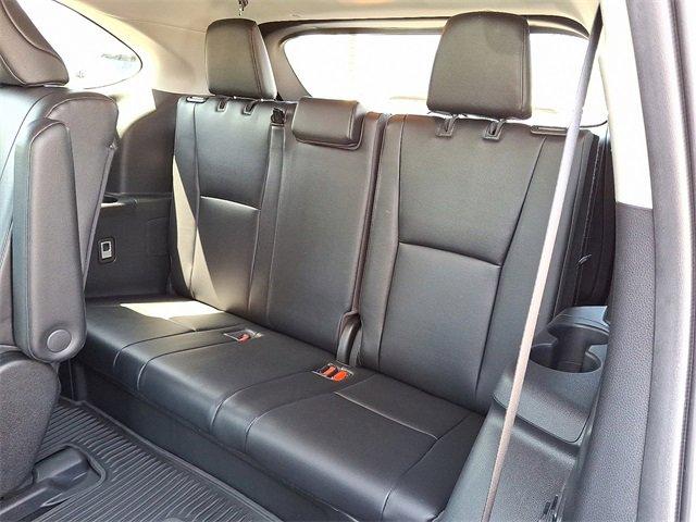 used 2022 Toyota Highlander car, priced at $36,289